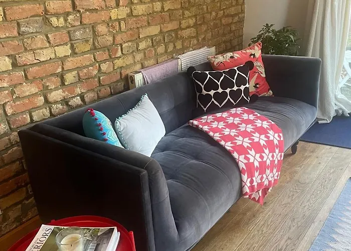 Charming Cottage 10 Mins From Central London